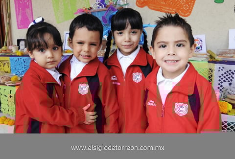 16112012 Altar de muertos PequeÃ±os aprenden sobre esta mexicana tradiciÃ³n Regina LÃ³pez y Paula JuÃ¡rez. Daniela, RaÃºl, Constanza y Lissandro. Alumnos de preescolar orgullosos de su altar en honor a Francisco Gabilondo Soler. Roberto Castillo, Argelia TerÃ¡n y ElÃ­as Salazar.