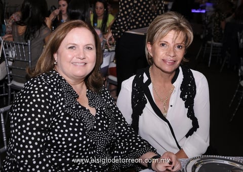 23112012 EN PRENUPCIAL.  Patricia y Edna.