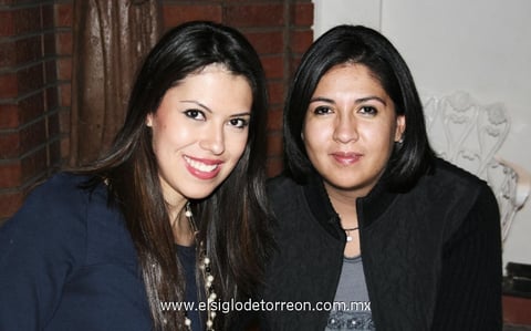 24112012 LAURA  y Monse.