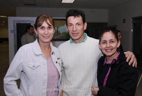 28112012 ORALIA  Luévanos, Enrique Díaz y Asalia Martínez.