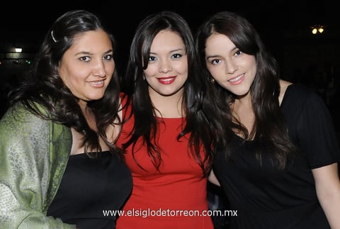 25112012 AMIGAS.  Marysol Berlanga, Tania Delgado y Osli Morado.
