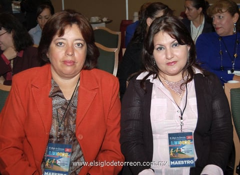25112012 MARÍ­A  del Carmen Hernández y Brenda González.