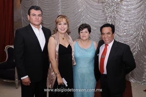 26112012 BAILE DEL RECUERDO.  Carlos Gómez, Graciela León, Mari y Mario Espinoza.