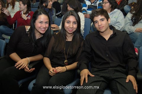 28112012 PRESENTACIÓN DE MODELO EDUCATIVO.  Pamela, Ana Carmen e Israel.