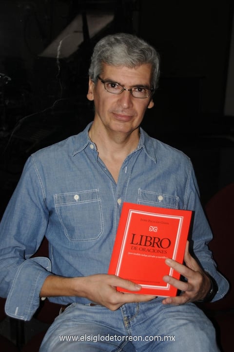 21112012 JAIME  Palacios Chapa es el autor del 'Libro de Oraciones' a presentarse hoy en la Galería de la Alianza Francesa.