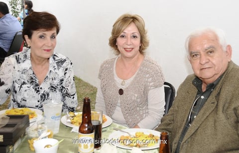 22112012 PATY  Marroquín, Ana Jiménez y Jorge Rivera.