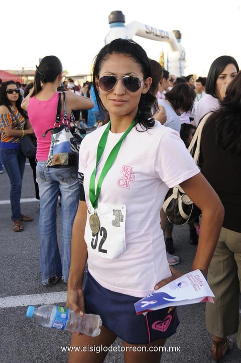 26112012 EN CARRERA ATLéTICA.  Laura Pedroza.