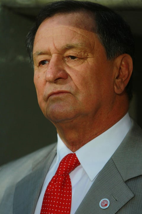 El técnico local, Enrique Meza, tomó una decisión arriesgada, sacó al defensa central Edgar Dueñas y metió al delantero Juan Carlos Cacho para concretar la ofensiva, ante el peligro de recibir un gol, sin embargo su estrategia fue fallida y los Xolos concretaron la victoria.