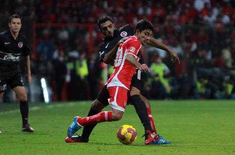Mientras Diablos Rojos no pudo alcanzar su décima primera corona, los “Perros Aztecas” alcanzaron su primer título en tres torneos cortos en el máximo circuito, tiempo en el cual, en su mayor parte, ha estado el estratega argentino Antonio Mohamed, quien rubrica una gran campaña.