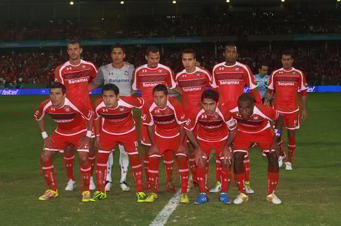 La alineación de Toluca fue Alfredo Talavera, Diego Novaretti, Edgar Dueñas (Juan Carlos Cacho, 65), Carlos Gerardo Rodríguez, Carlos Esquivel, Antonio Ríos (Edy Brambila, 46), Wilson Tiago, Lucas Silva, Edgar Benítez, Antonio Naelson y Luis Tejada (Isaac Brizuela, 77). DT Enrique Meza.