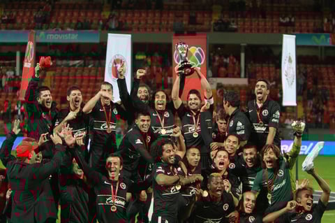 Xolos de Tijuana ganó esta noche su primer título de la Primera División del futbol mexicano, apenas en su tercer torneo corto, al derrotar por 2-0 (3-1 global) al superlíder Toluca, nada menos que en su cancha del Estadio Nemesio Díez.