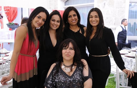 30112012 Sandra y Gerardo.  Rocío, Marylupe, Cecilia, Layla, Laura, Marilú, Gaby, Pilar y Marcela.  Salvador y Lupita.  Odet y Jorge Galindo.  Thelma Barrios, Marcela Iduñate, Tere Nares, Laura Ramírez y Lorena Gutiérrez.  Susana y Sergio.