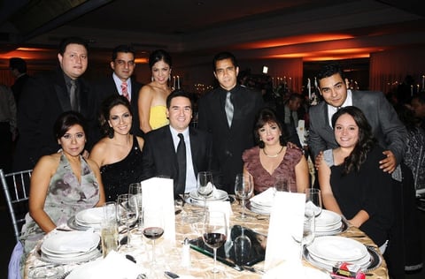 30112012 Sergio, Jorge, Lety, Ricardo, Mayela, Alexa, Xavier, Carmen, Ricardo y Alejandra.  Italia Delgado, Vicky Zepeda y Vicky Lozano.  Ana LucÃ­a y Jorge.