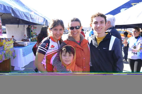 30112012 Blancas.  Participan en medio maratÃ³n  21 K Autopop-Autocentro 2012 Sasha Sifuentes, Alejandro RodrÃ­guez y Claudia de Santiago.  Fernando, Montserrat, Blanca y Pablo.  Fer, JosÃ© Miguel, Gaby y David.
