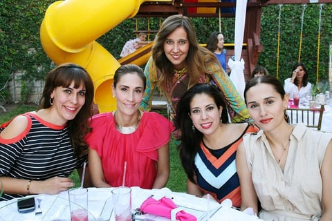 30112012 Marisa y Rina.  Laura, AnilÃº, Paty y Lorena.  Pinky VÃ¡zquez recibiÃ³ alegre festejo prenupcial organizado por su cuÃ±ada Wendy, su mamÃ¡ Cristy y su hermana Karla. Pinky VÃ¡zquez ContraerÃ¡ matrimonio  Marcela, Karla, Cecilia, Tere y Catalina.