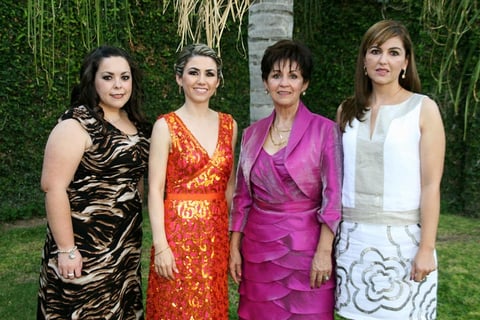 30112012 Marisa y Rina.  Laura, AnilÃº, Paty y Lorena.  Pinky VÃ¡zquez recibiÃ³ alegre festejo prenupcial organizado por su cuÃ±ada Wendy, su mamÃ¡ Cristy y su hermana Karla. Pinky VÃ¡zquez ContraerÃ¡ matrimonio  Marcela, Karla, Cecilia, Tere y Catalina.