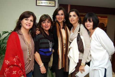30112012 Anabel, Titis, MÃ³nica, Luzma y Lupita. ExposiciÃ³n y subasta de arte Sociedad lagunera colabora para una noble causa Naima y Katia. Pilar y Maru. Estela, Laura, MarÃ­a del Mar y Betty.