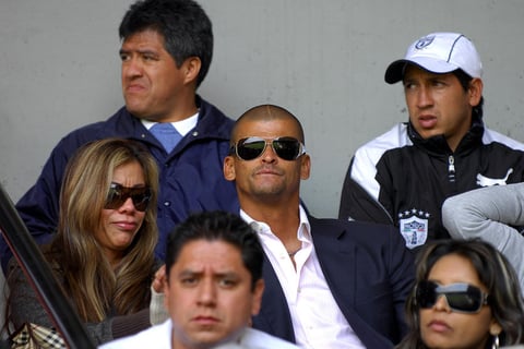 En septiembre de 2007 sufrió una trombosis venosa que puso su vida en peligro.