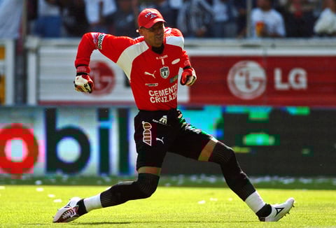 El 'Condor' debutó desde la temprana edad de los 17 años con el desaparecido Sporting de Barranquilla, luego de que se formó en las fuerzas inferiores del Deportivo Cali.