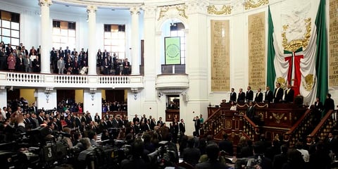 Miguel Ángel Mancera Espinosa rindió protesta como jefe de Gobierno del Distrito Federal, en Sesión Solemne de la Asamblea Legislativa, para el periodo 2012-2018, en sustitución de Marcelo Ebrard Casaubon.