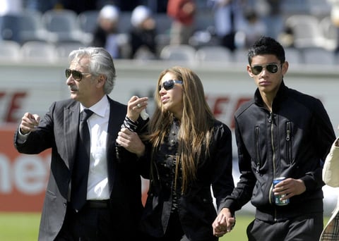 El presidente del Grupo Pachuca, Jesús Martínez, la viuda y el hijo del fallecido portero colombiano Miguel Calero, asistieron al último adiós en el estadio.