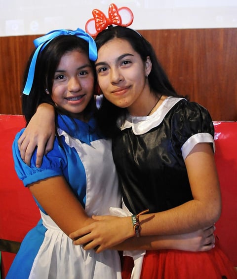 04122012 MARÍA FERNANDA  y Érika.