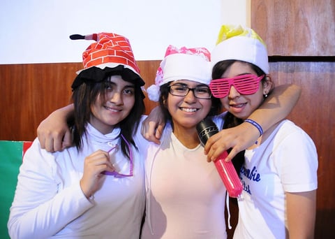 04122012 PATY , Oli y Paola.