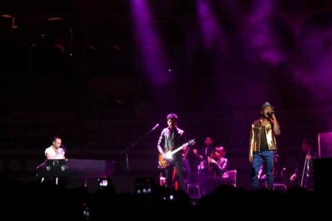 10 de febrero. Camila | Miles de laguneros pudieron celebrar anticipadamente el día de San Valentín con una velada llena de romanticismo que la agrupación mexicana Camila ofreció a tan solo tres meses de abarrotar el mismo lugar.