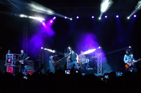 23 de noviembre. Carla Morrison | Dos fenómenos musicales del rock se unieron en el Auditorio Municipal de Torreón: Carla Morrison y Enjambre.