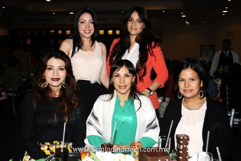 08122012 SHARON , Claudia, Rocí­o, Julieta e Ingrid.
