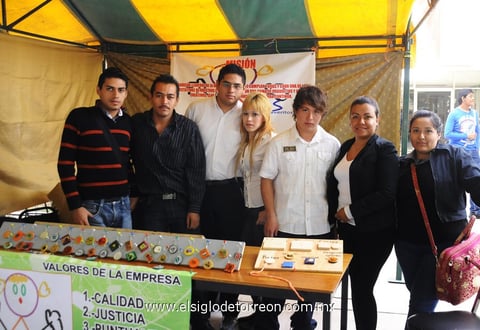 10122012 MIGUEL  Simental, Óscar Martínez, Uziel Ãvila, Vianey Pacheco, Óscar Pacheco, Magaly Gutiérrez y Silvia Montelongo.