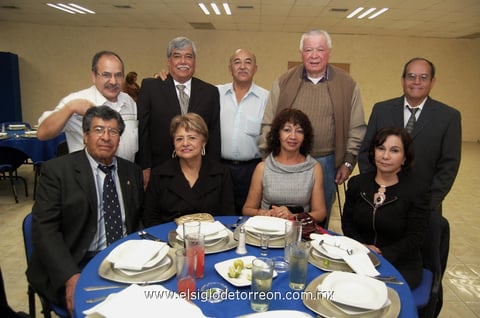 04122012 EGRESADOS.  Salvador, Guillermo, Juan Francisco, Miguel Ãngel, Enrique, Luis, Martha, Leticia y Mercedes.