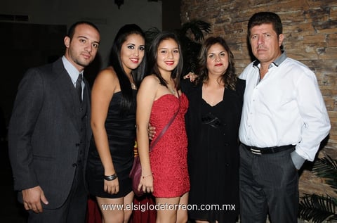 01122012 FESTEJO.  Eduardo Correa, Azucena Medina, Seida Correa, Claudia y Jesús Fardoa.