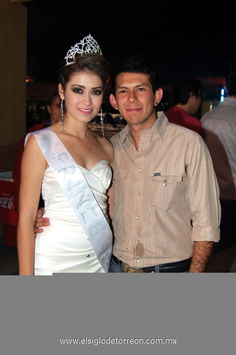 10122012 BRENDA  García y Omar Cháirez.