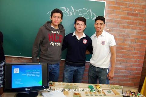 08122012 PROYECTO ESCOLAR.   Raúl, Ernesto y Ricardo.