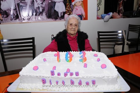 02122012 FELICIDADES.  Catalina Pérez Pérez Vda. de Hernández.