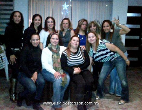 11122012 POSADA.  Angélica, Araceli, Alejandra, Marcela, Gina, Martha , Lorena, Doris, Gloria, Imelda y Ana.