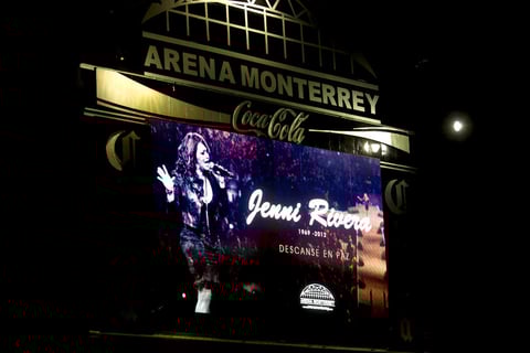 La Arena Monterrey fue el último escenario donde la cantante oriunda de Long Beach, California, ofreció lo mejor de su repertorio como parte de su tour “Joyas Prestadas 2012”.