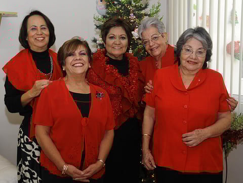 SARITA, María Luisa, Mague, Macarena y Maya.