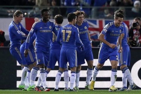 Luego del descanso, los integrantes del equipo mexicano regresaron bien desatendidos para el juego y apenas a los 16 segundos recibieron la segunda anotación del Chelsea, originada en disparo del español Fernando Torres, en colaboración de una desviada de Hiram Mier. (EFE)