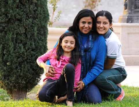 13122012 ALEJANDRA, María Alejandra y Mariana Marroquin.