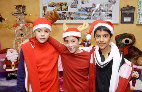 13122012 PARTICIPAN EN PASTORELA, Alexis, Gaciel y Andrés.