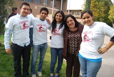 14122012  ENCUENTRO DE EGRESADOS, Lucho, Fernando, Marcela, Julieta y Carmen.