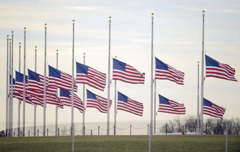 Estados Unidos amaneció de luto luego de uno de los tiroteos más sangrientos acaecido en un colegio en Connecticut.