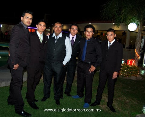 16122012 ALONSO  Pérez y compañeros de la Escuela Dr. Carlos Coqui.