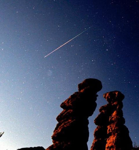 4 de enero. Fenómeno | Un meteorito cayó en tierra sinaloense, el cual se fragmentó poco antes de tocar la tierra.