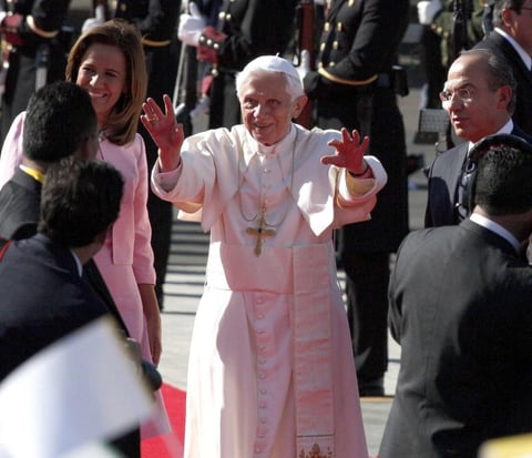 23 de marzo. Visita Papal | El Papa Benedicto XVI aterrizó en León, Guanajuato, en su primera visita apostólica a México y a territorio de habla hispana en Latinoamérica.
