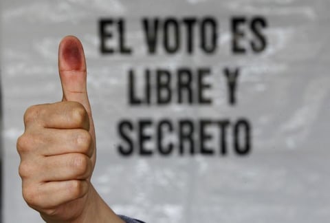 1 de julio. Elecciones | La participación ciudadana en urnas habría sido en la elección federal del 1 de julio de 62%, o sea 49 millones de ciudadanos, "la de hoy (1 de julio) es la elección que más votos ha recibido en la historia de México", dijo el consejero presidente del IFE, Leonardo Valdés Zurita.