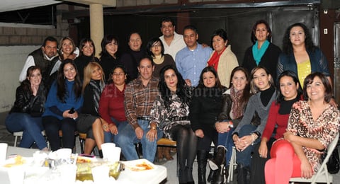 Celebran posada exalumnos de reconocida Institución en la casa de Paco Amozurrutia