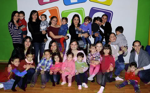 18122012 MAMÃS  junto a sus pequeños disfrutaron de una tarde de convivencia previa a la Navidad.